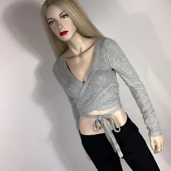 Theory Cashmere Blend Sweater - Picture 4 of 7